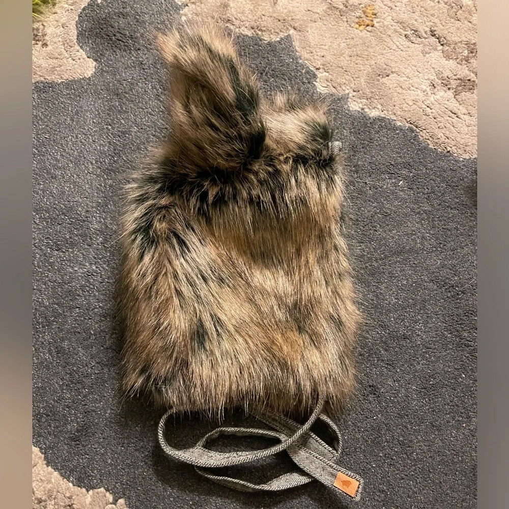 Native Fable Dire Wolf Bonnet